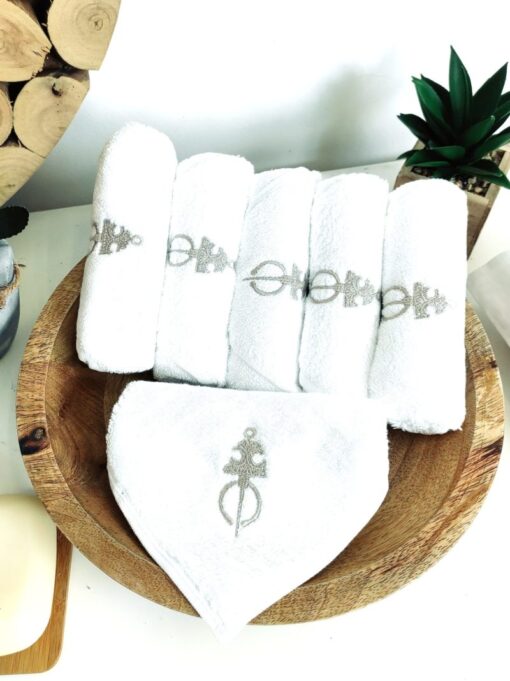 6 embroidered cloths