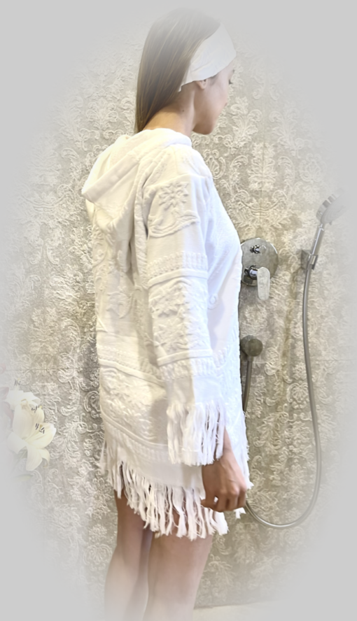 Long-sleeved tunic with hood