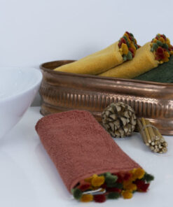 2 chouchates or pompom guest towels