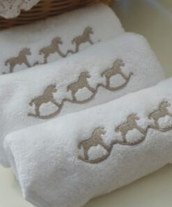 Set of 3 embroidered cloths