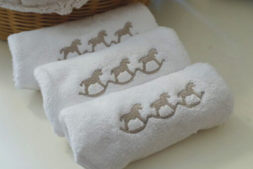 Set of 3 embroidered cloths