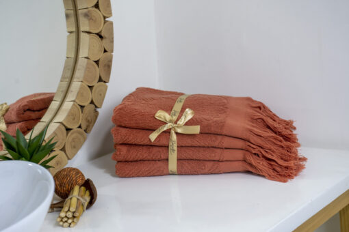 Towels with Art Deco fringes
