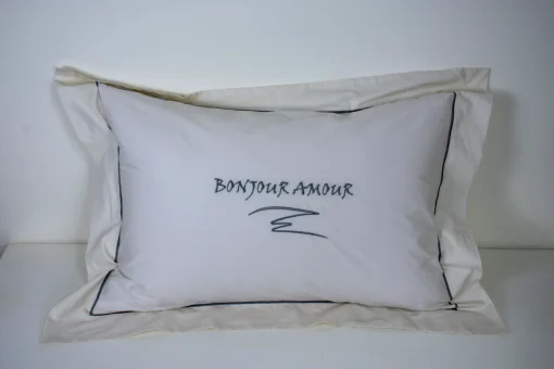 Taie d’oreiller rectangulaire brodée